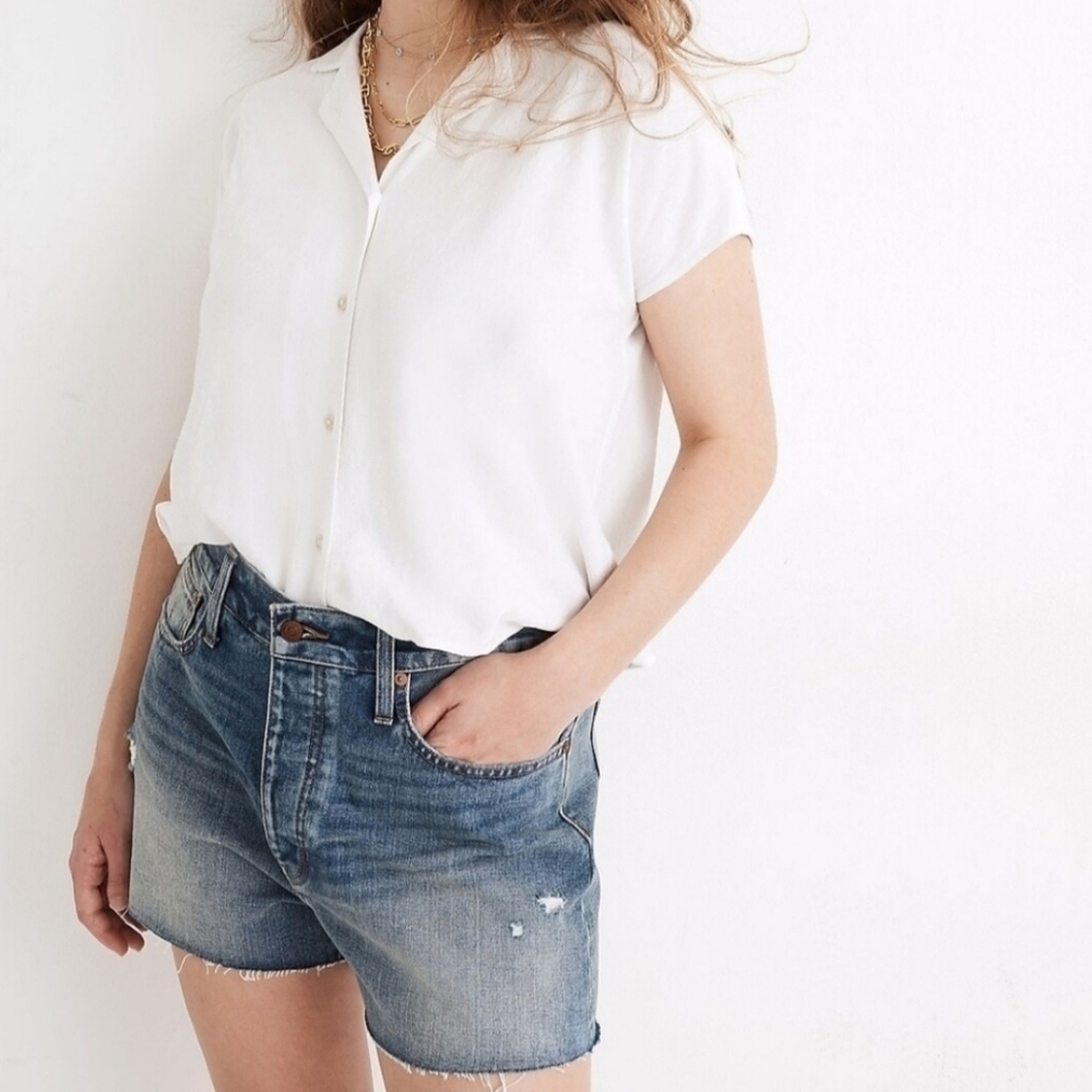Madewell The Dadjean Short in Castlewood Wash: Distressed Edition.